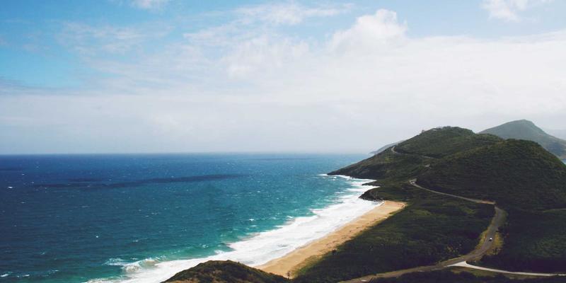 多云网络互联架构设计：从云服务商直连到全球骨干网的资源导航与编程实践